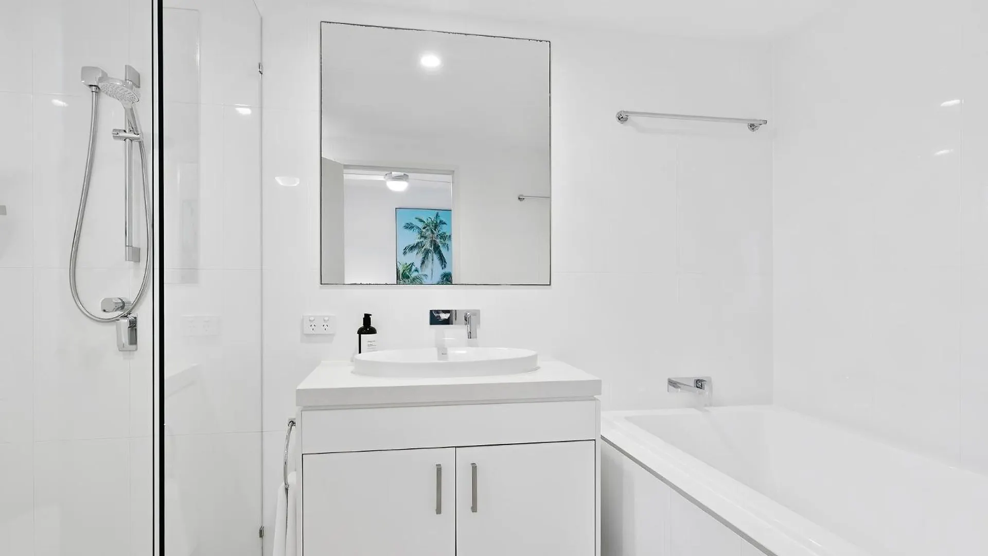 Noosa Views 4 Noosa Drive 33 Stylish Coastal Retreat Apartment
