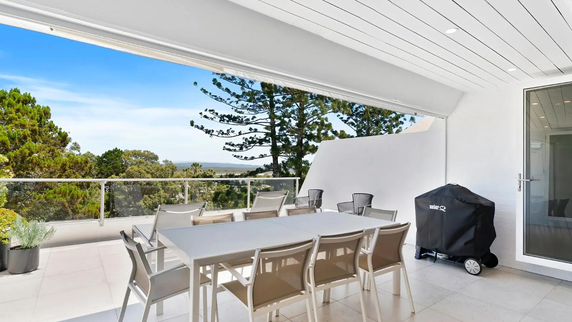Noosa Views 4 Noosa Drive 33 Stylish Coastal Retreat Apartment