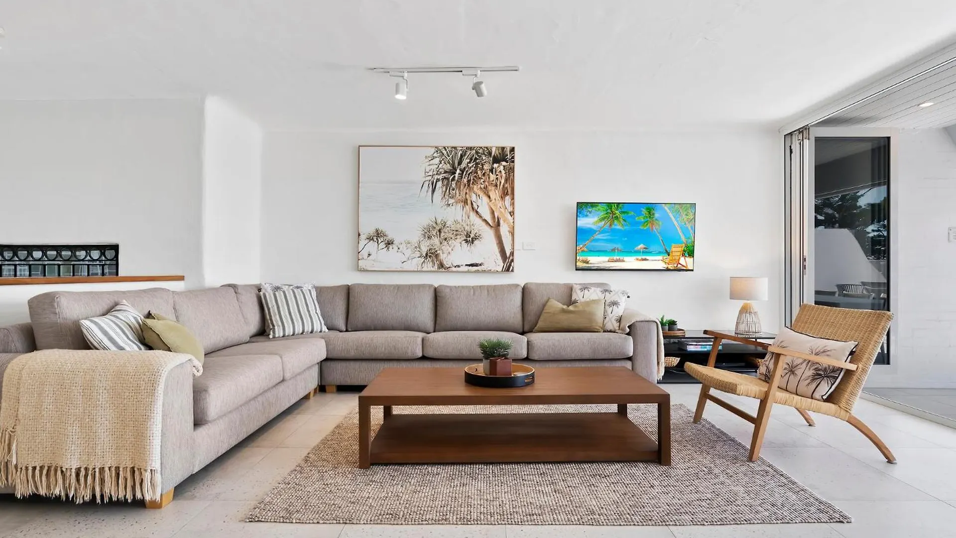 Noosa Views 4 Noosa Drive 33 Stylish Coastal Retreat Apartment Australia