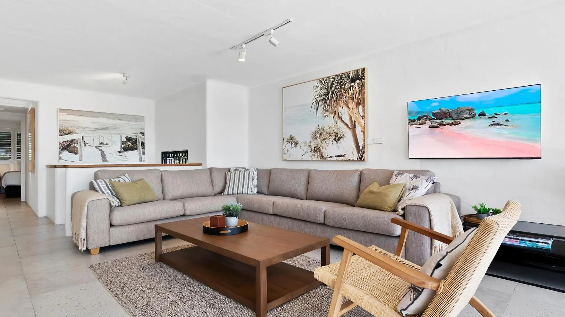 Noosa Views 4 Noosa Drive 33 Stylish Coastal Retreat Apartment  Noosa Heads