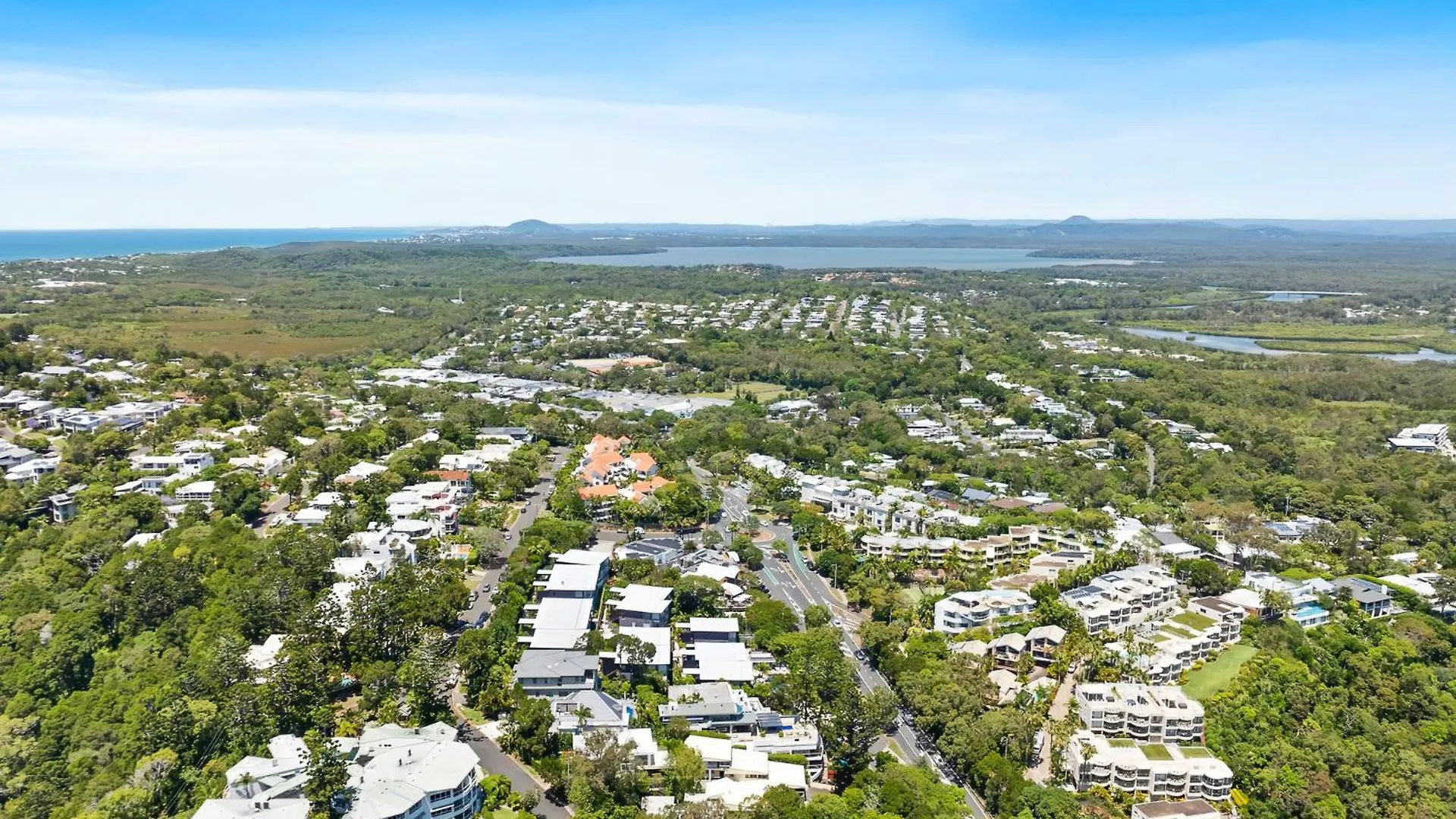 Noosa Views 4 Noosa Drive 33 Stylish Coastal Retreat Apartment