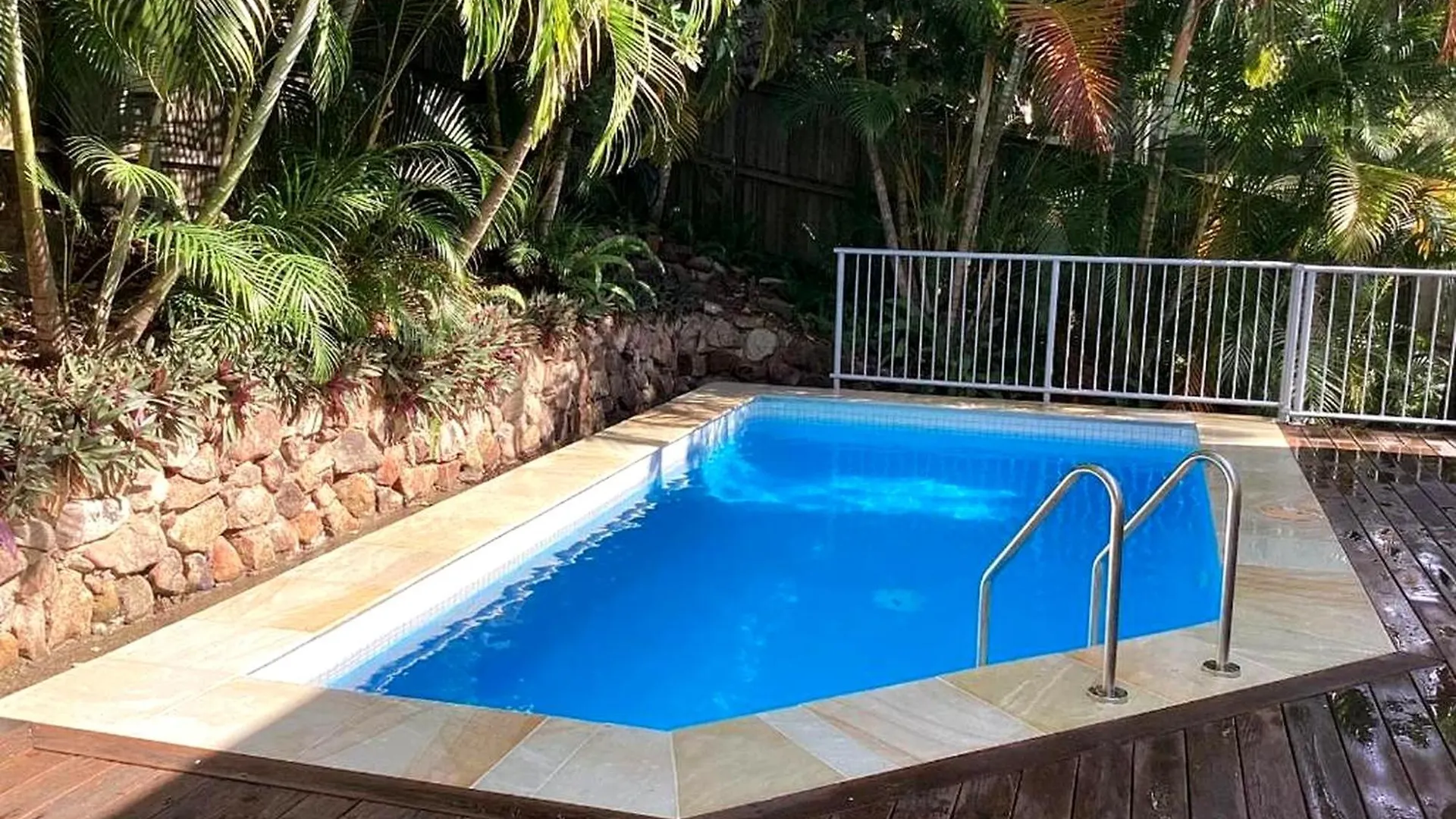 Noosa Views 4 Noosa Drive 33 Stylish Coastal Retreat Apartment Australia
